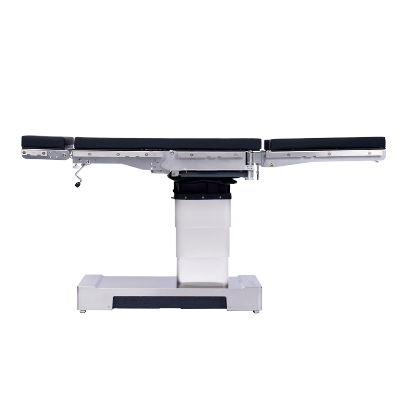 One-button Auto-leveling function on C800 table for rapid patient repositioning Image description