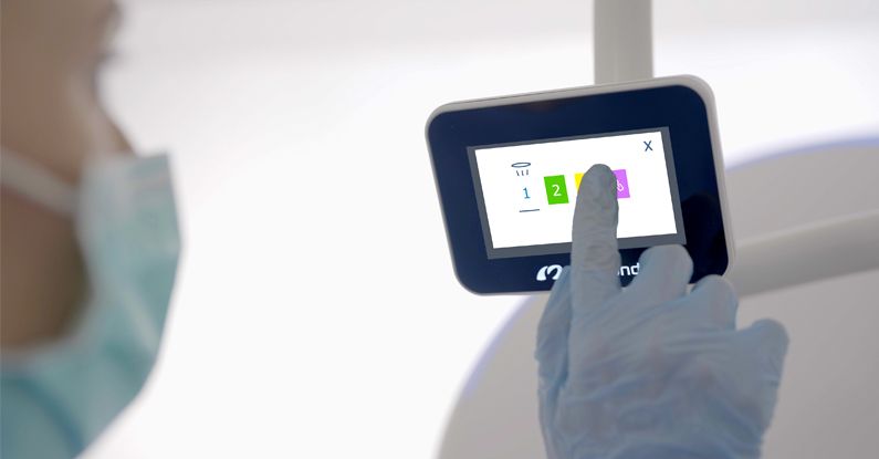 QuadLED QuadLED LED surgical lights with wireless remote control